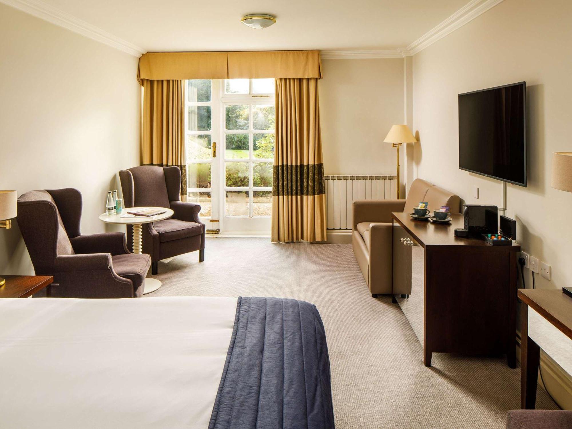 דורקינג Sunday Box Hill Burford Bridge Hotel מראה חיצוני תמונה